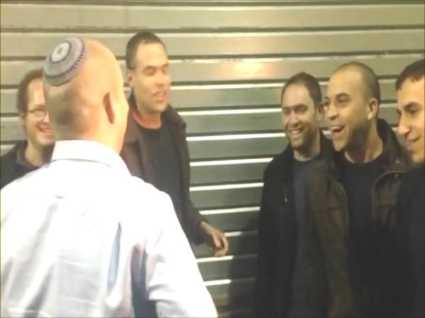 חברי 'פורום תחריר' ניסו להתקיל את בנט ונכשלו