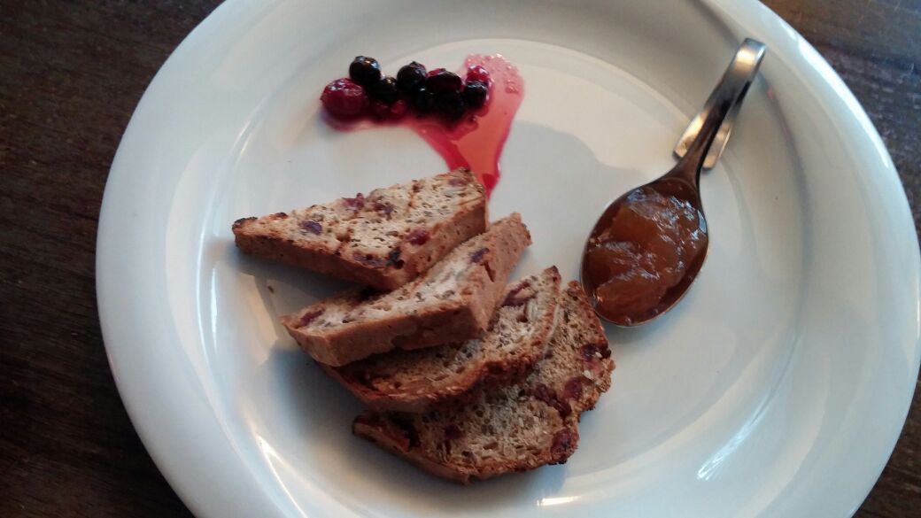 לכבוד ט"ו בשבט: לחם מתוק עם שבעת המינים