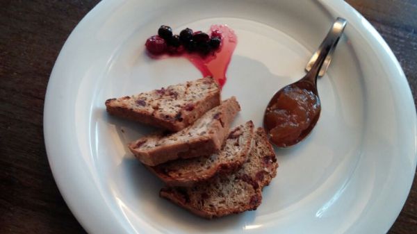 לכבוד ט"ו בשבט: לחם מתוק עם שבעת המינים