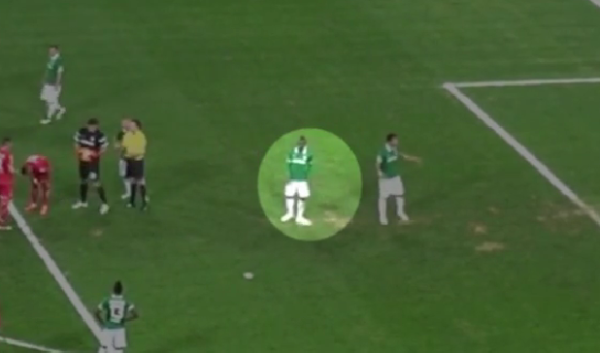 השחקן חיבל בנקודה הלבנה. בוזגלו החמיץ פנדל