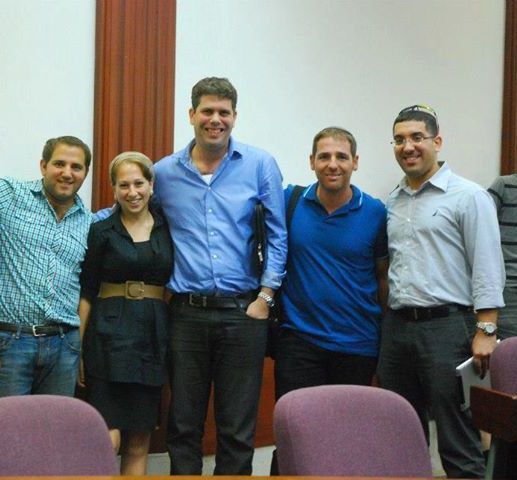 הקרב על המרכז: הסטודנטים עם עמיעד טאוב