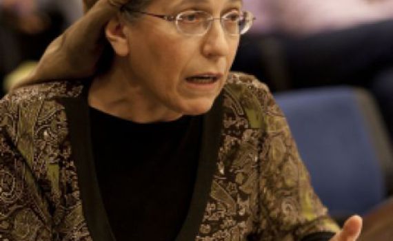 סטרוק עוקצת: "אצלנו אין דילים ומפקדי ארגזים"