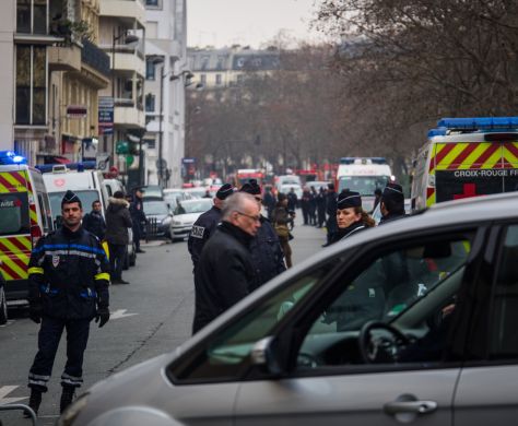 "להכיר בנרצחים בפריז כנפגעי טרור ישראליים"