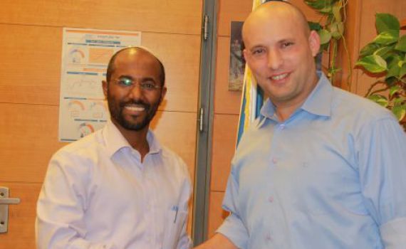 פעילים דורשים מבנט: שריין את משה סלומון