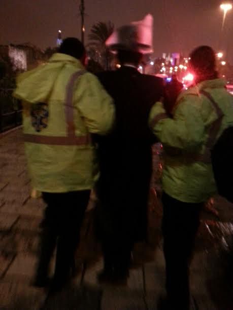 חשד לפיגוע: צעיר יהודי נדקר בסמוך לשער שכם