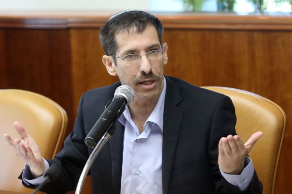 שיפור במצבו של השר אורבך. לא יצא מכלל סכנה