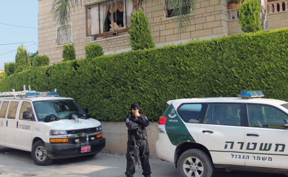 שוטרים ירו לעבר גנב רכב שניסה לדרוס אותם