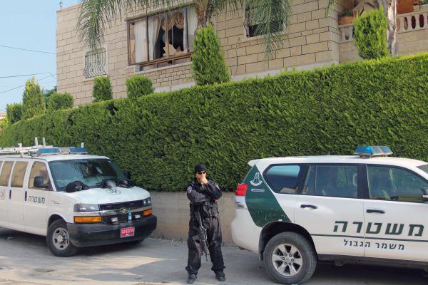 שוטרים ירו לעבר גנב רכב שניסה לדרוס אותם