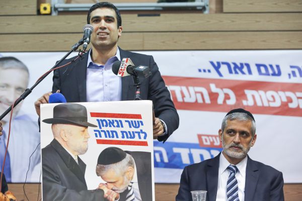 יוני שטבון ואלי ישי בפגישה מכרעת