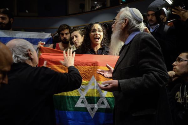 צריך להודות: פריימריז זה סוג של מצעד הגאווה