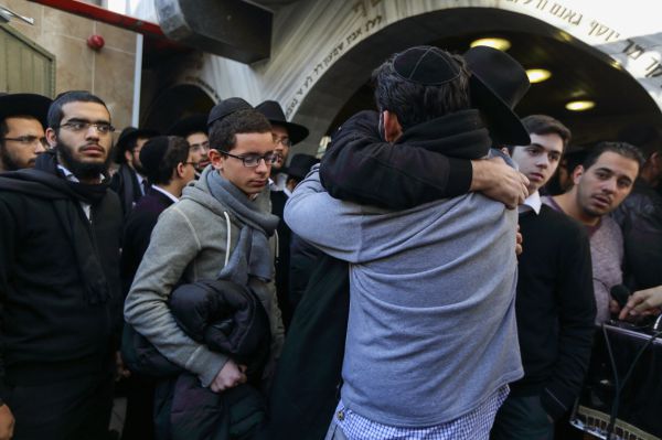 ארבעת הנרצחים מובאים למנוחות: סידורי הלוויה