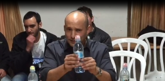 צפו. בנט מגיב לנתניהו עם "נאום הבקבוקים"