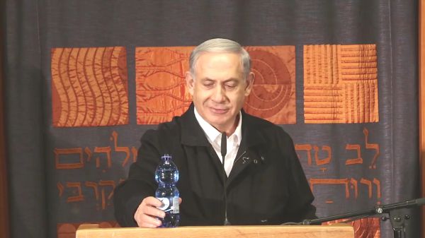 צפו: משל הבקבוקים של בנימין נתניהו