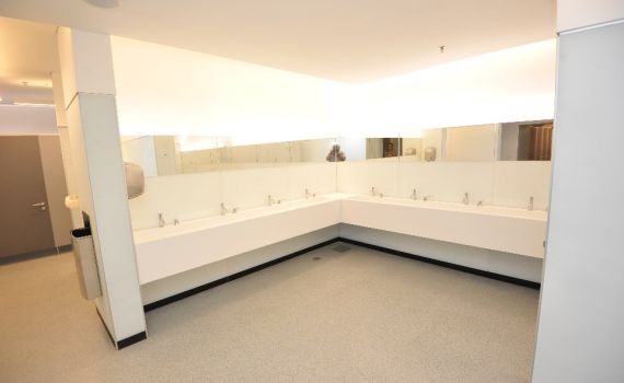 חדרי שירותים חדשים ברחבת הכותל המערבי