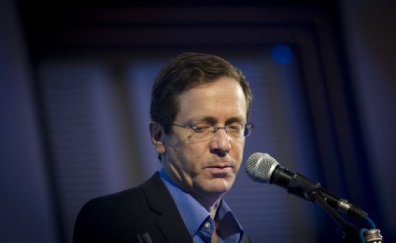 "איבדת כל סמכות מוסרית להיות ראש ממשלה"