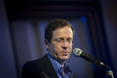 "איבדת כל סמכות מוסרית להיות ראש ממשלה"