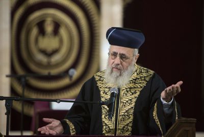 "לומד מחיבוריו ההלכתיים של הרב שטרן"