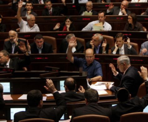 "השמועה כי עברו חוקים נגד היהדות הינה שקר"