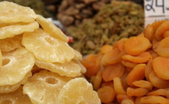 ג'ובראן: אסור לבית היהודי לחלק פירות ט"ו בשבט