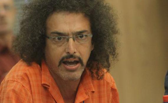 מימש את האיום: בנט תבע את דרור פויר במיליון שקל