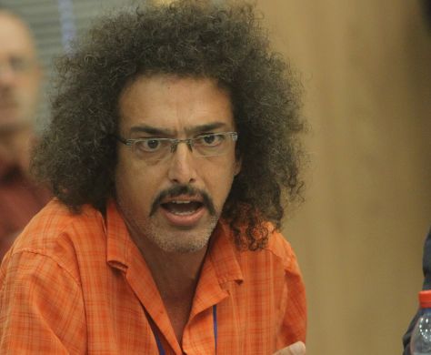 מימש את האיום: בנט תבע את דרור פויר במיליון שקל