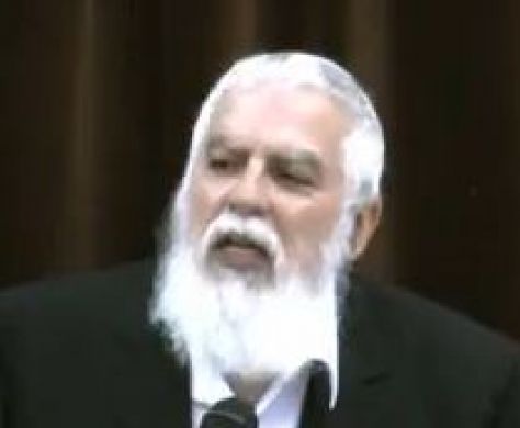 "אתה פעיל פוליטי של ש"ס ויהדות התורה"