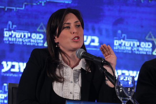 הרב שפירא לחוטובלי: "זו חוצפה איך שאת מדברת"