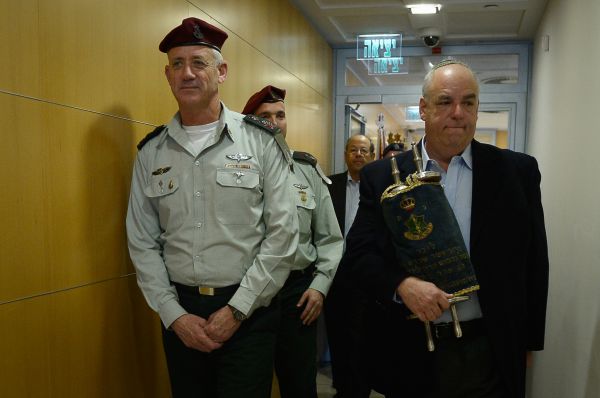 ספר התורה של הרב גורן הוחזר ללשכת הרמטכ"ל