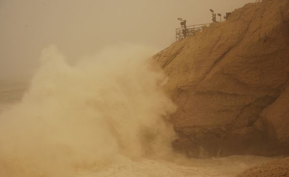 כך נראית הסערה: גלי ענק בראש הנקרה