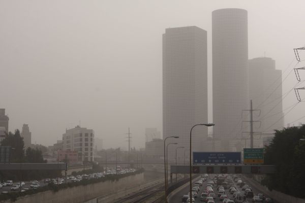 הבוקר: אובך בדרום ובמרכז; בערב: גשם ושלג