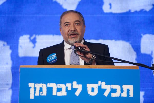 ליברמן: בנט משקר. החלת ריבונות זה פופוליזם נטו