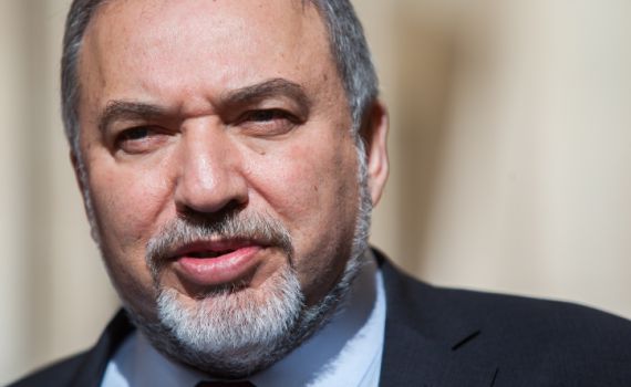 ליברמן: "לסמוך על סוטי המין בצמרת המשטרה?!"