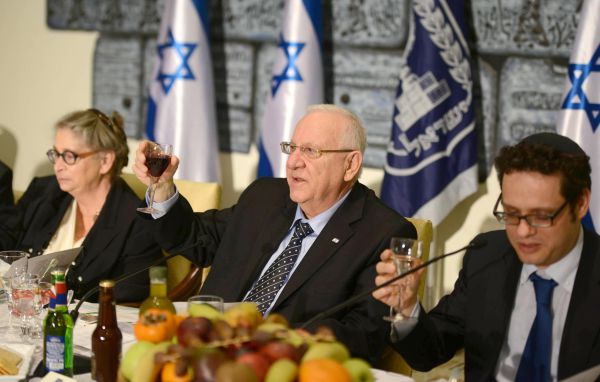 ריבלין ורעייתו ערכו סדר ט"ו בשבט נשיאותי