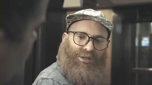 התגעגעתם? ההיפסטר חוזר לסרטון נוסף