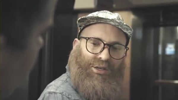 התגעגעתם? ההיפסטר חוזר לסרטון נוסף