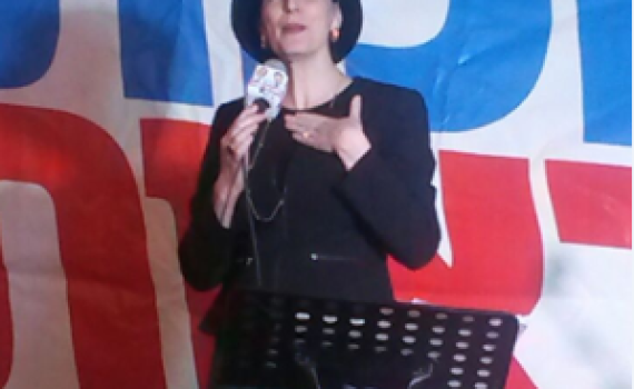 "לא בטוחה שהמזוזה רוצה שגרבוז ינשק אותה"