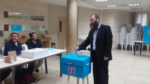 מרזל הצביע בחברון ונסע עם בנו ללשכת הגיוס