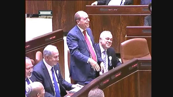 אופס: סילבן שלום הצביע נגד מינוי אדלשטיין