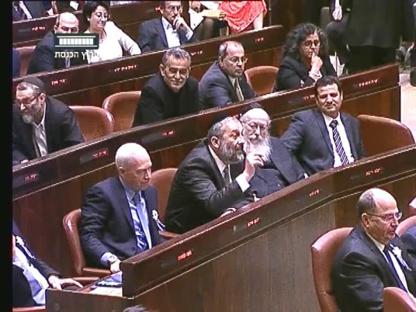 צפו: גם בכנסת דרעי לא מוותר על המכלוף