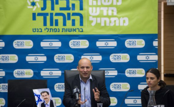 בנט: "לא נפרק ממשלה בגלל שני בתים בחברון"