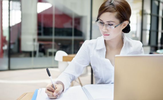 מחקר: נשים נרתעות מלשאוף להרוויח כסף