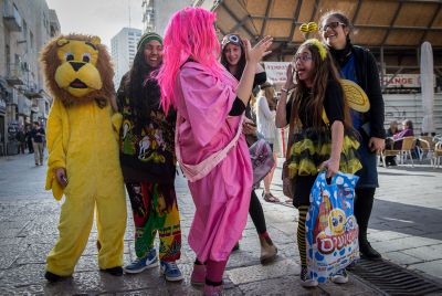 משעשע: כוכבי הזמר המזרחי במחרוזת פורים