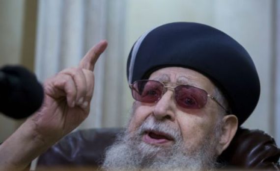 הרב עובדיה אמר: "כפו אותי, לחצו עליי"