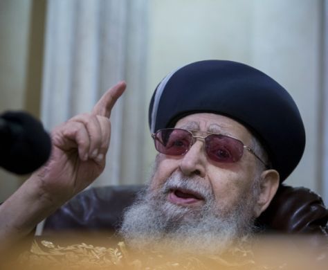 הרב עובדיה אמר: "כפו אותי, לחצו עליי"