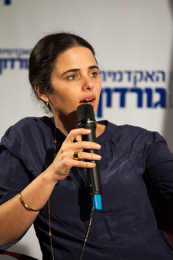 עימות בין ידלין לשקד: "בנט עדיין לא בשל"