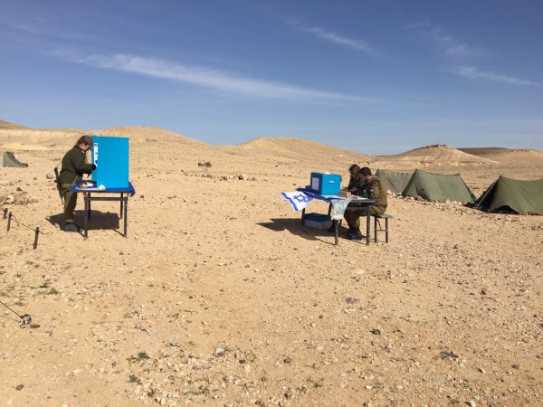 החלה ספירת קולות החיילים; מועלם תיכנס?