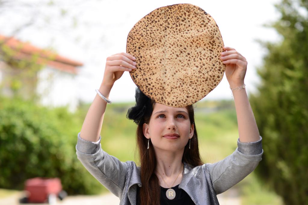 שו"ת: מה עדיף מצה עגולה או מרובעת?