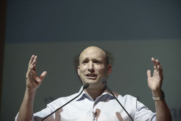 הלחץ מדבר: בנט שולף את נשק יום הדין