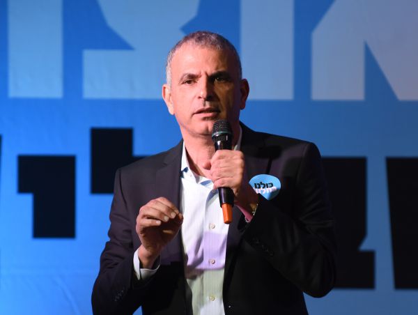 כחלון: "לפיד חושב שאם חוזרים על שקר שלוש פעמים הוא הופך לאמת"