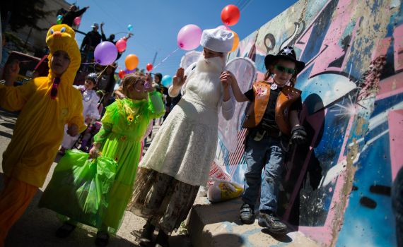 צפו: חגיגות פורים והעדליאדע בעיר חברון